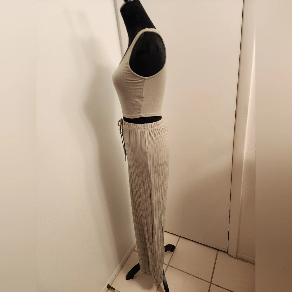 🪴 3-Piece Ribbed Lounge Set – Light Green (Small) - Picture 5 of 9